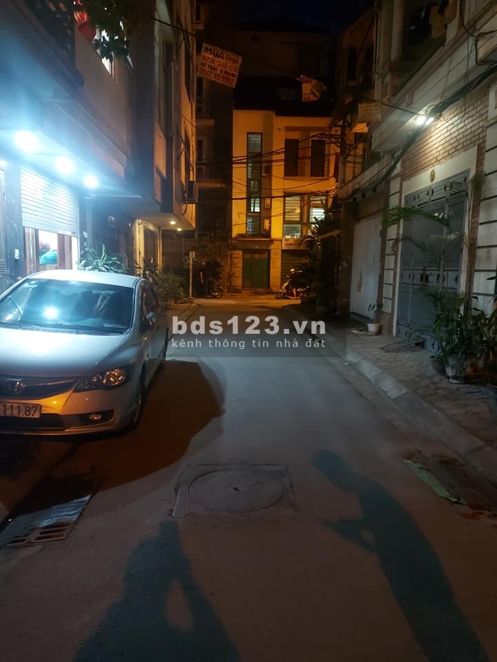 Bán nhà 6 tầng phố Văn Cao, Ba ĐÌnh, ô tô vào nhà, sổ đỏ vuông đẹp, chính chủ
