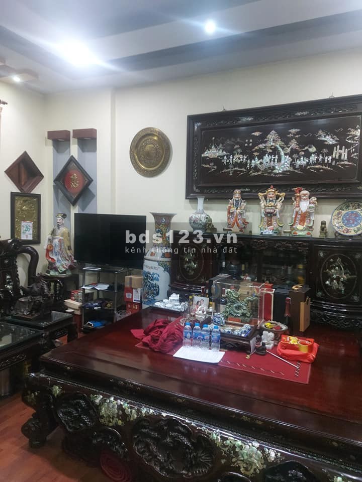 Bán nhà 6 tầng phố Văn Cao, Ba ĐÌnh, ô tô vào nhà, sổ đỏ vuông đẹp, chính chủ