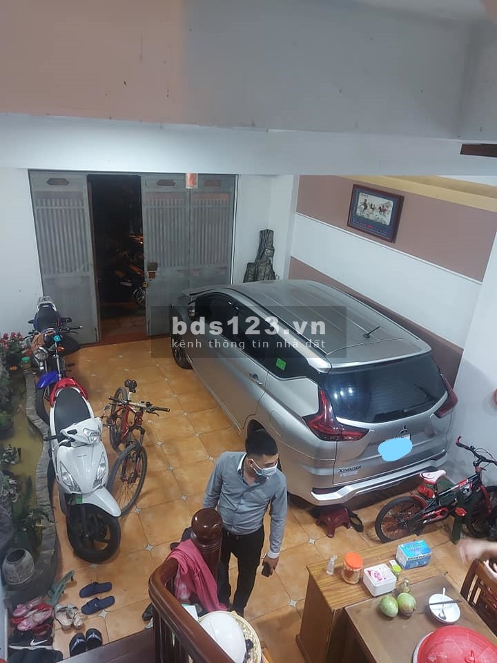 Bán nhà 6 tầng phố Văn Cao, Ba ĐÌnh, ô tô vào nhà, sổ đỏ vuông đẹp, chính chủ