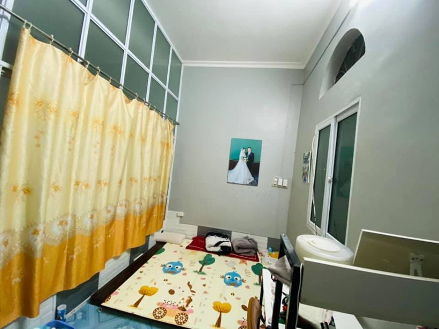 Cần bán gấp nhà phố Ngô Thì Nhậm, Hà Đông, diện tích 66.5m2, lô góc, giá chỉ 4 tỷ sổ đỏ chính chủ.