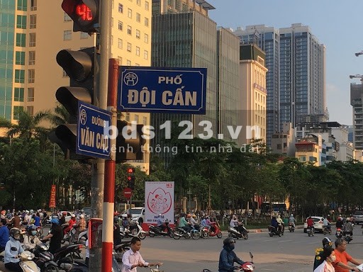 Nhà mặt phố Đội Cấn Quận Ba Đình vỉa hè rộng Kinh doanh VIP giá bán 38 tỷ