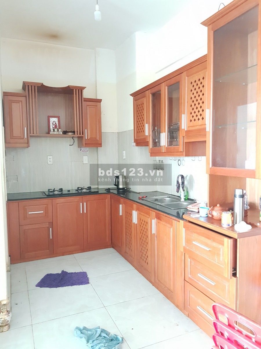 Bán nhà Hoàng Văn Thụ diện tích sử dụng 48m2, 2 tầng, hàng hiếm, giá chỉ 3,3 tỷ