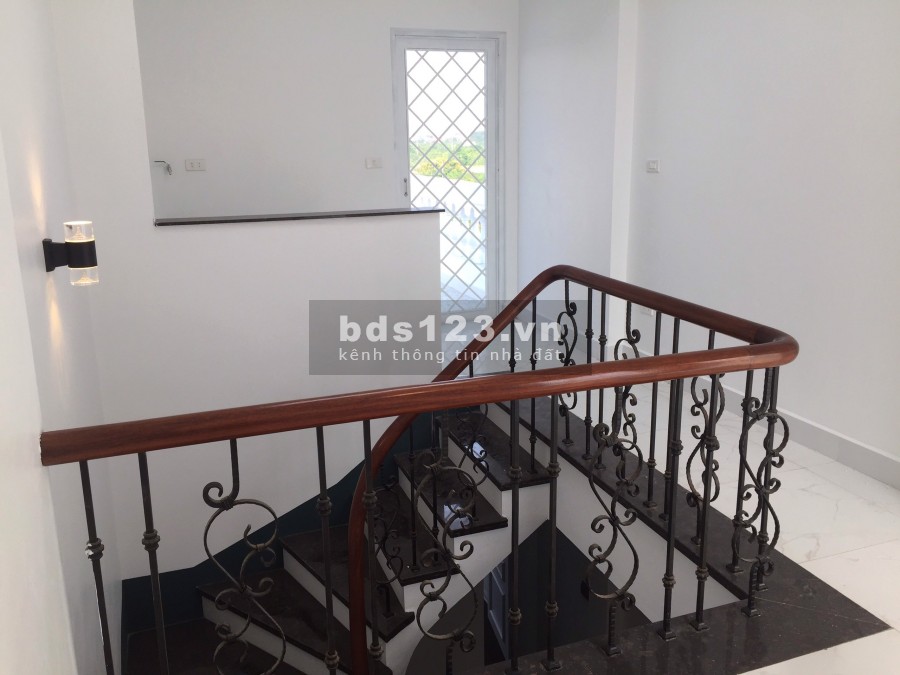 Nhà mới tới ở luôn, 4.5 tầng Full nội thất, giá chỉ 2.05 tỷ tại Phúc Lợi: 0982269369