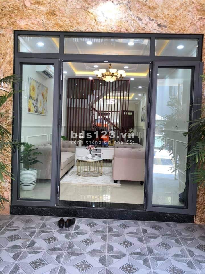 Bán nhà mới 1 trệt 2 lầu, tại Dĩ An, sổ riêng có ngân hàng cho vay