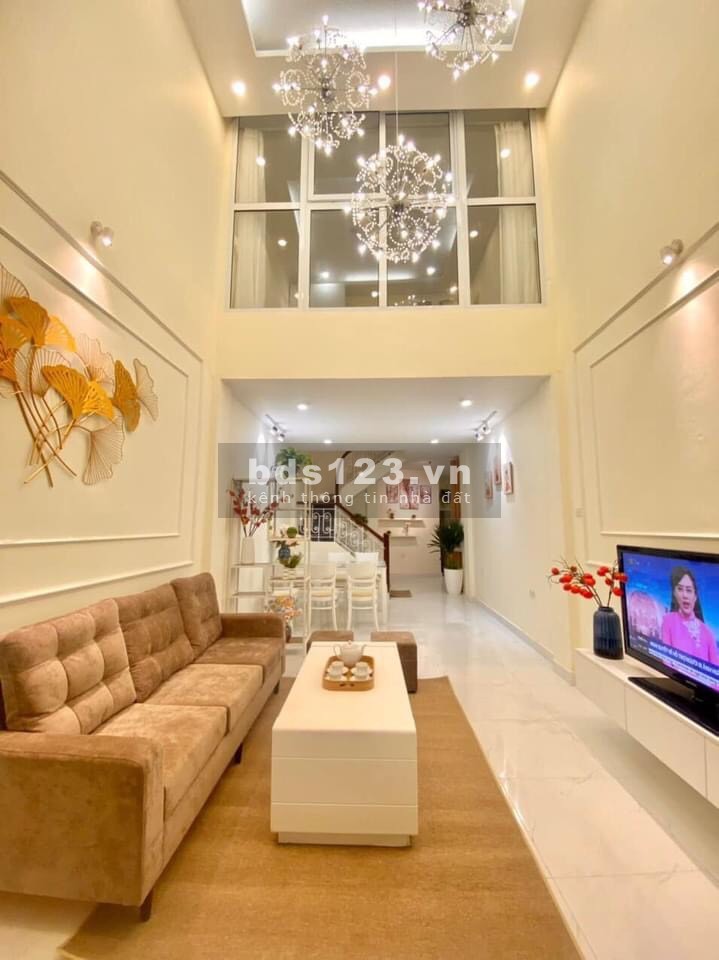 Bán nhà Thanh Nhàn, nội thất lung linh, diện tích sử dụng 40m2, giá bán 2,95 tỷ