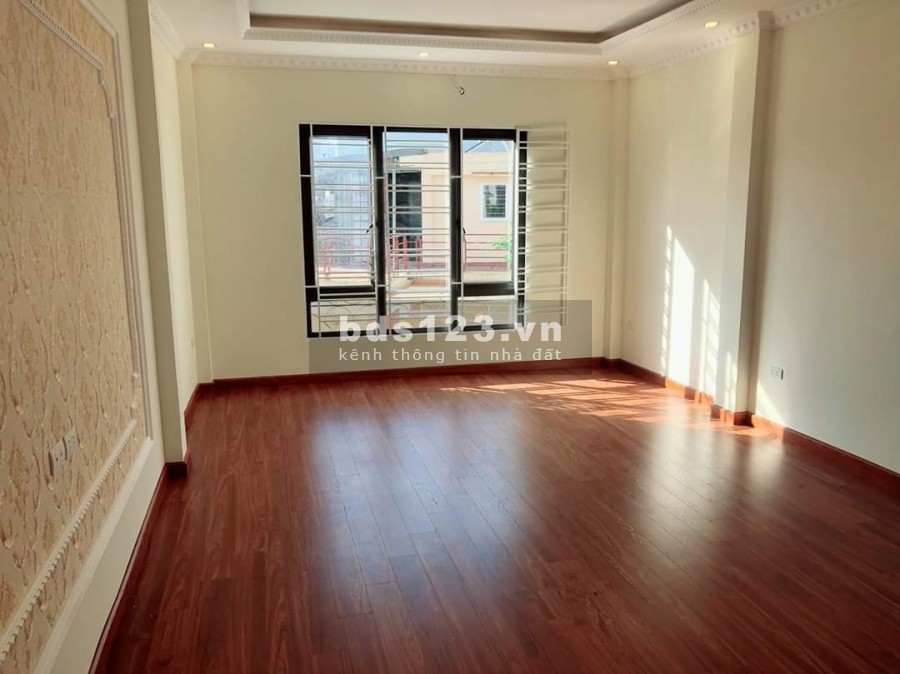 Bán nhà phố Vĩnh Phúc, Chủ nhà công chức , Nhà nhiều tầng, vuông vức, giá bán 4,25 tỷ