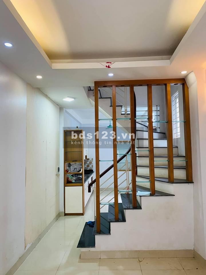 Bán Nhà Nhật Tảo, ngõ thông hè thoáng, lô góc 2 mặt thoáng, dt 38m2 4 tầng MT 4m 2.8 tỷ