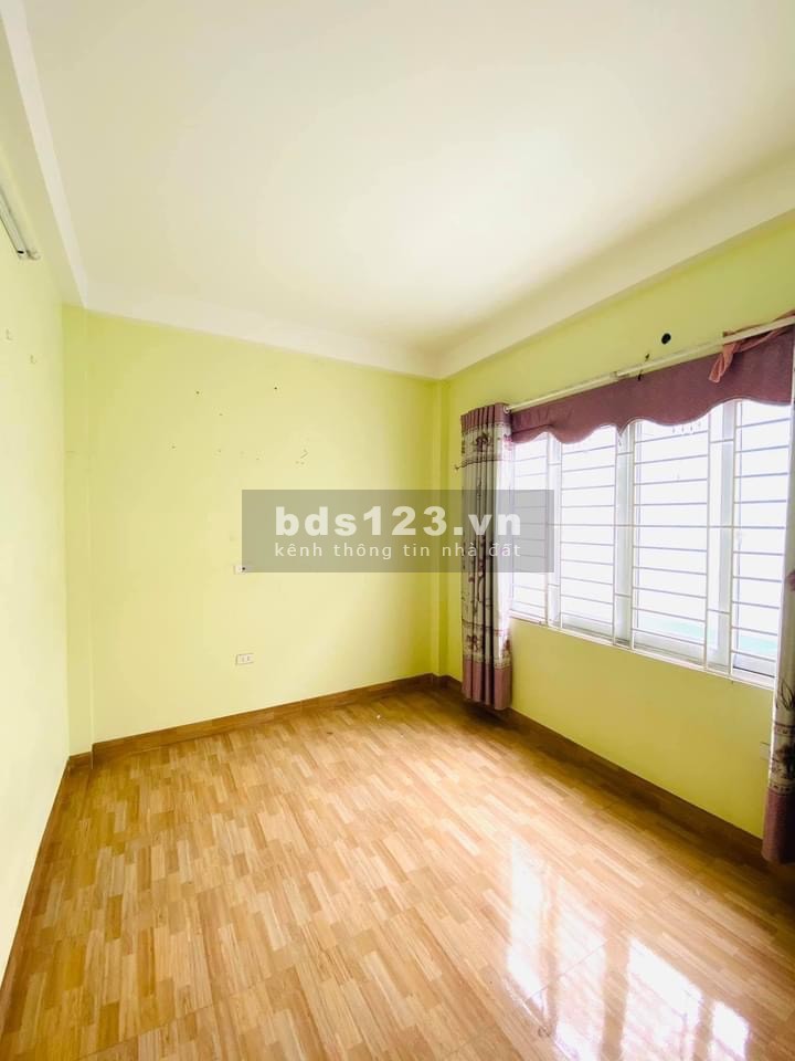Bán Nhà Nhật Tảo, ngõ thông hè thoáng, lô góc 2 mặt thoáng, dt 38m2 4 tầng MT 4m 2.8 tỷ