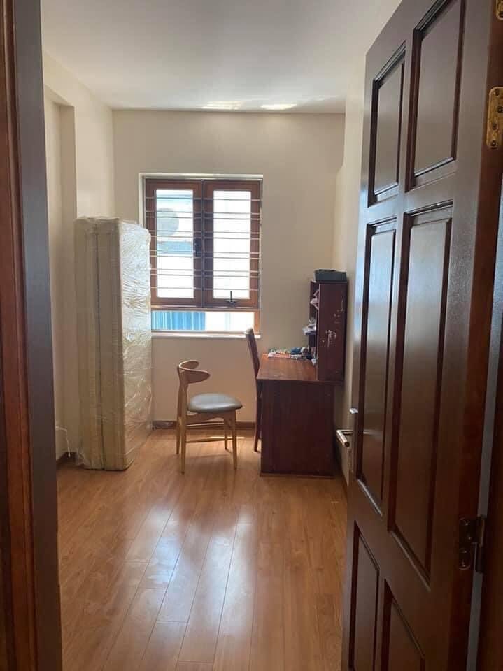 Bán gấp nhà phố Khương Hạ, Thanh Xuân, ngõ đẹp nhà đẹp. Diện tích 35m2, 5 tầng, mặt tiền 4.5m.