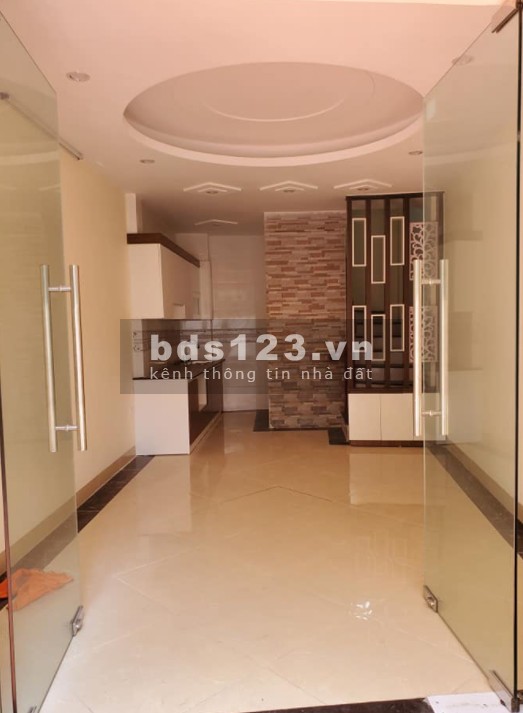 Bán nhà Xuân Phương, dt 30m2, 5 tầng đúc mt rộng, giá chỉ nhỉnh 2 tỷ, ngõ thông rộng, sổ sẵn