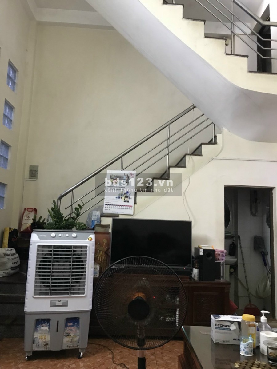 Bán nhà phố Xuân Thủy, Ngõ Rộng Thoáng Sáng Rực Rỡ, 5 tầng 3.5 tỷ