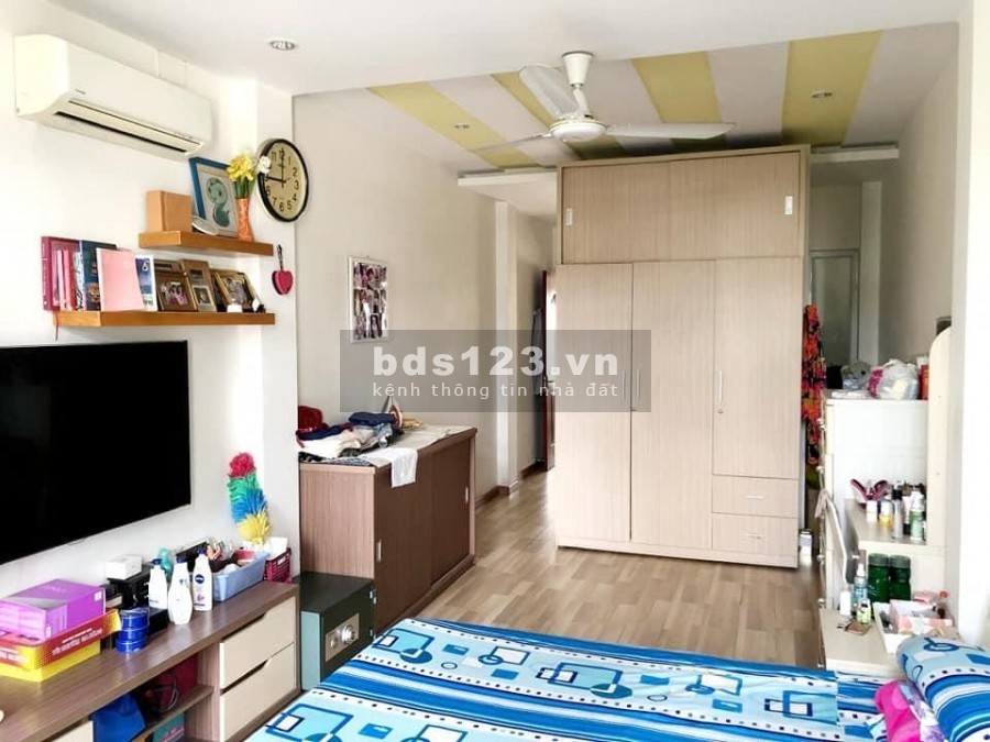 Nhà đường Trần Bình Trọng, Quận 55, dt 45m2, 4 tầng xây bê tông cốt thép, sân thượng