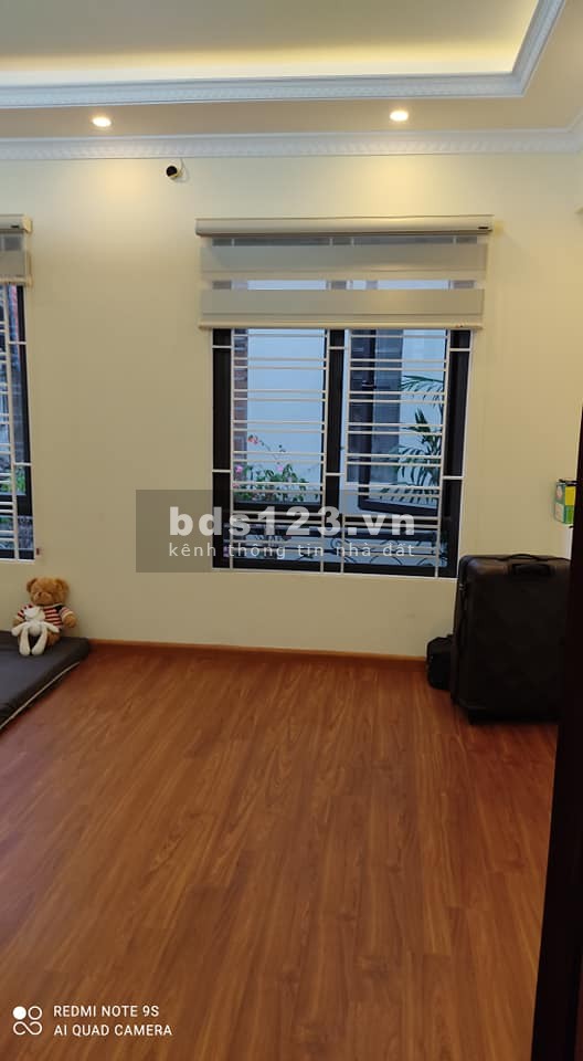 Nhà nguyên căn đẹp Cầu Giấy, phân lô ô tô đỗ cửa, dt 45m2, giá bán 6.9 tỷ