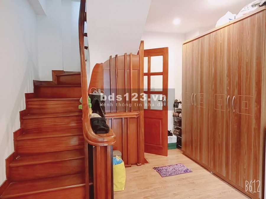 Bán nhà phố mặt phố Hàng Bông, diện tích 21m, đúc kiên cố 5 tầng, giá thương lượng