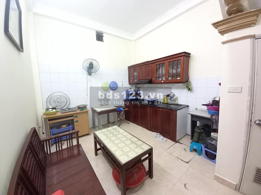 Bán nhà nguyên căn Định Công, diện tích 35m2, 4 tầng đúc, giá bán 2,8 tỷ, hỗ trợ vay ngân hàng