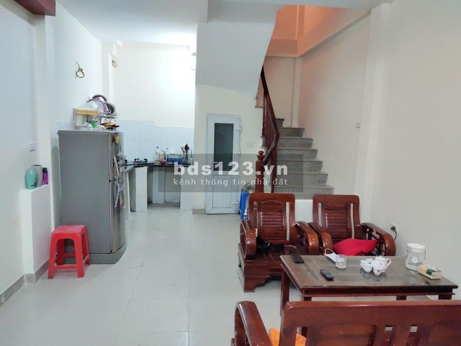 Bán nhà ngõ Dương Quảng Hàm, Khánh Toàn, nhỉnh 32m2, 5 tầng, giá 3.65 tỷ, lh 0975513371