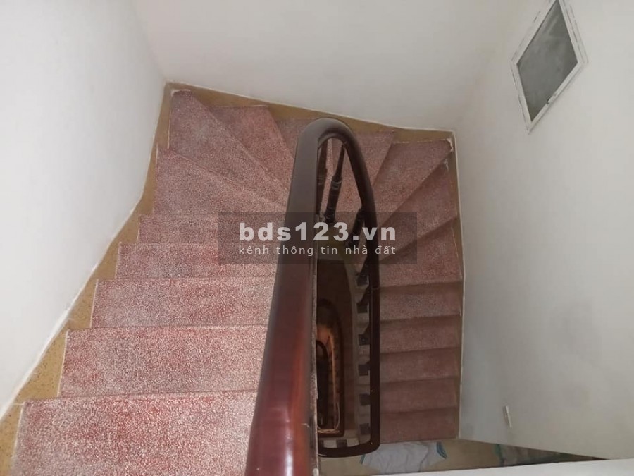 Bán nhà nguyên căn Định Công, diện tích 35m2, 4 tầng đúc, giá bán 2,8 tỷ, hỗ trợ vay ngân hàng