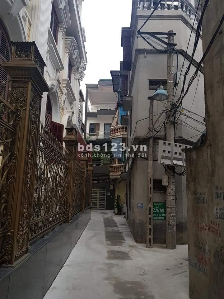 Cần bán 36m2 đất 2x tỷ Hoàng Quốc Việt Cầu Giấy, ô tô hồ điều hoà, giá cực tốt