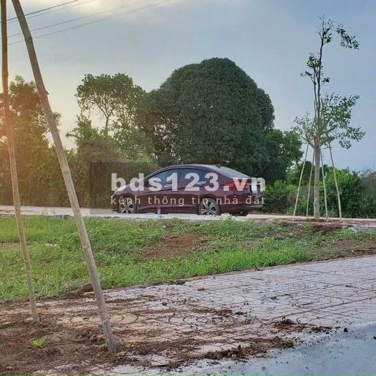 Đất ven hồ sinh thái Châu Pha, sẵn sổ hồng thổ cư, dân cư đông đúc