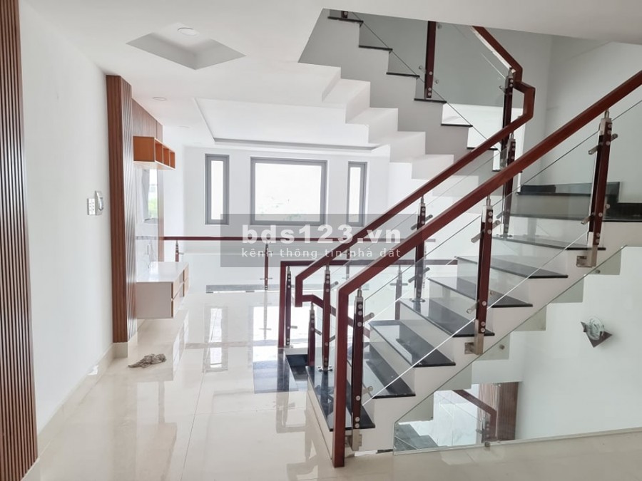 Bán Nhà hẻm xe hơi 5 tầng giá rẻ chỉ 5.5 tỷ Tô Ngọc Vân phường Thạnh Xuân Quận 12