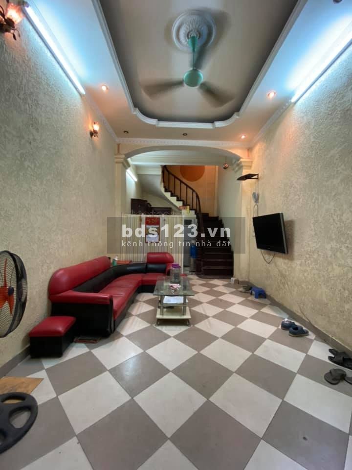 Bán gấp nhà phân lô Hoàng Quốc Việt, Cầu Giấy, 5 tầng, dt 60m2, giá 6.3 tỷ