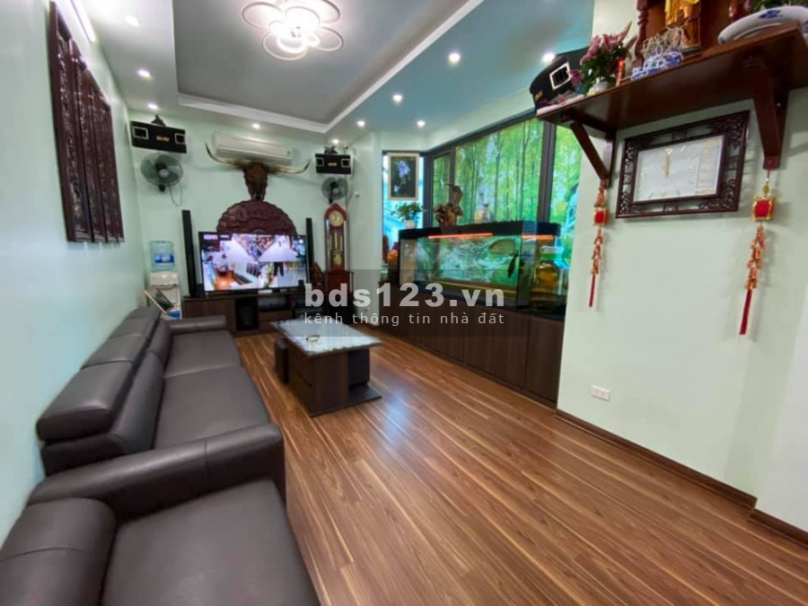 Bán nhà Phân Lô Đền Lừ II vỉa hè gara otô diện tích 40m2 giá bán 5.5 tỷ.