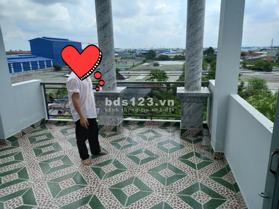 Nhà nguyên căn chính chủ ngộp Covid bán gấp, hẻm xe Container Lê Văn Khương