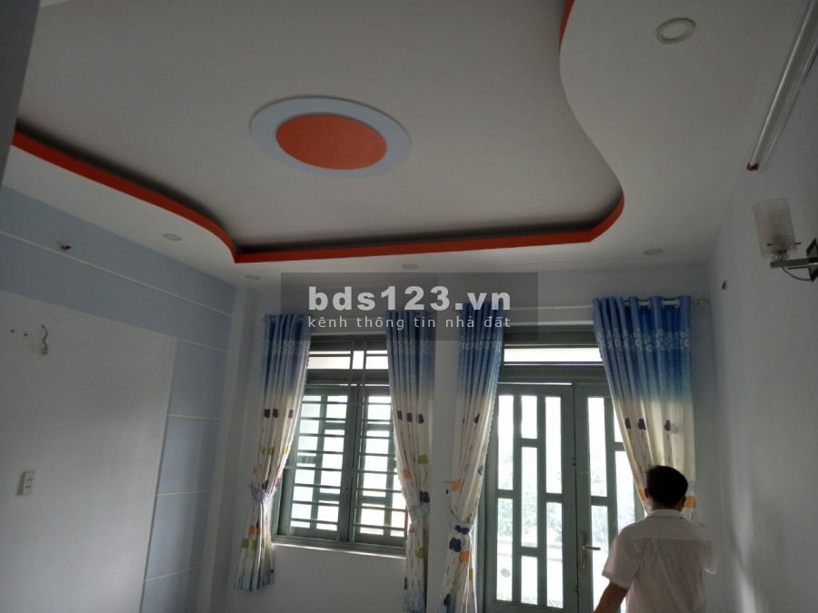 Nhà nguyên căn chính chủ ngộp Covid bán gấp, hẻm xe Container Lê Văn Khương