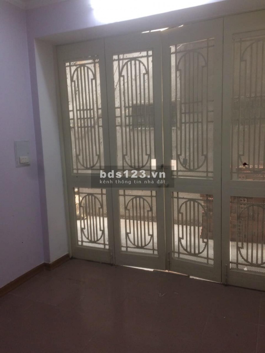 Bán nhà hiếm Ba Đình, ngõ Nguyễn Tri Phương, 5 tầng đúc, mặt tiền 3.5m, giá 4.1 tỷ, lh 0975513371.
