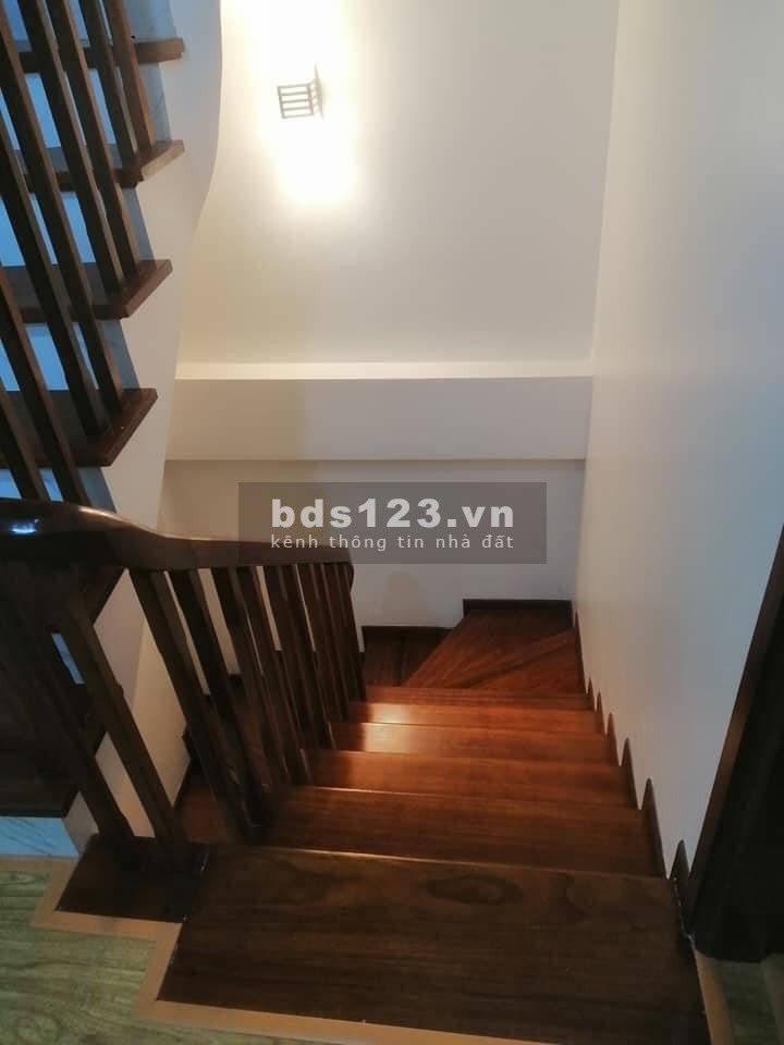 Nhà phố Hoàng Ngân, Thanh Xuân MỚI, Ôtô 30m dt 41m2, 5 tầng, giá nhỉnh 4,8 tỷ
