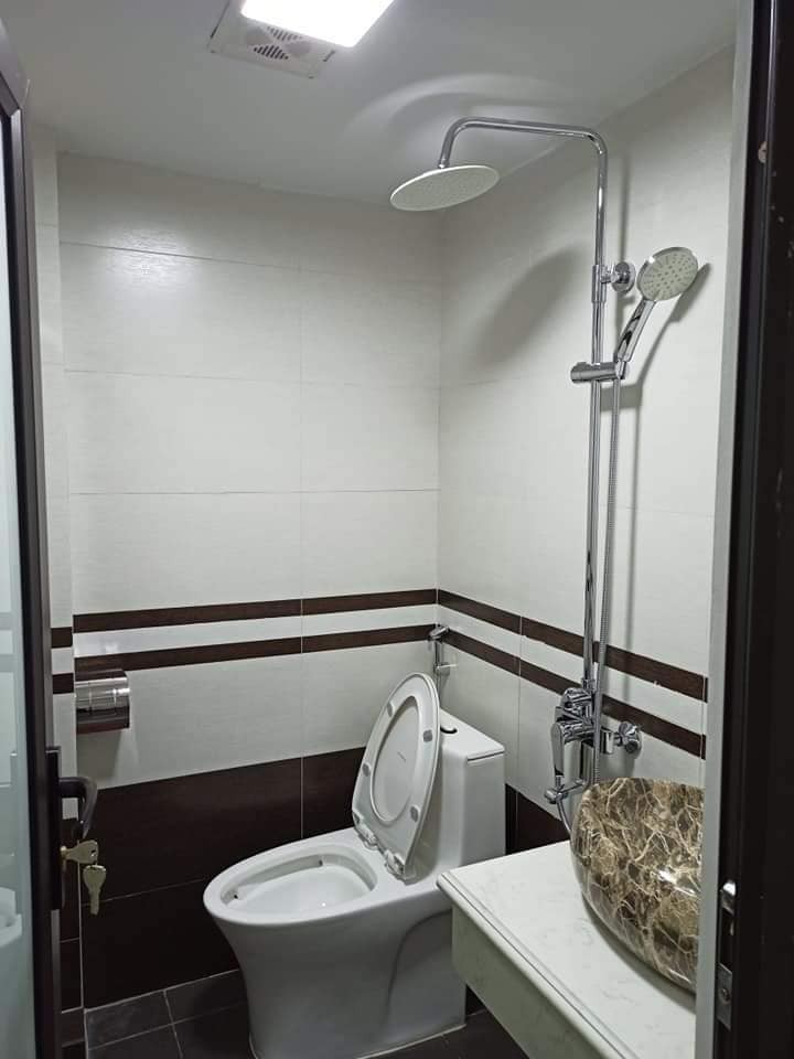 Nhà đẹp Tây Sơn ngã tư Sở diện tích 50m2, 6 tầng giá bán 6,1 tỷ, ô tô đỗ cửa