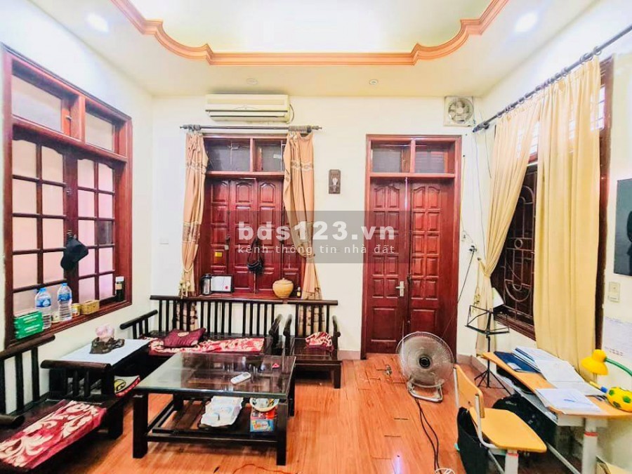 Bán nhà (lô góc) phố Lê Duẩn thông ra Hồ Ba Mẫu, dt 40m2 x 5Tầng, cách phố 20m, giá 3,699 tỷ