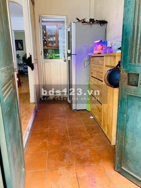 Bán gấp nhà nguyên căn Nguyễn Vavwn Cừ, khu Vip nhà đẹp, dt 42m2, mt 4.5M, giá 2,7tỷ