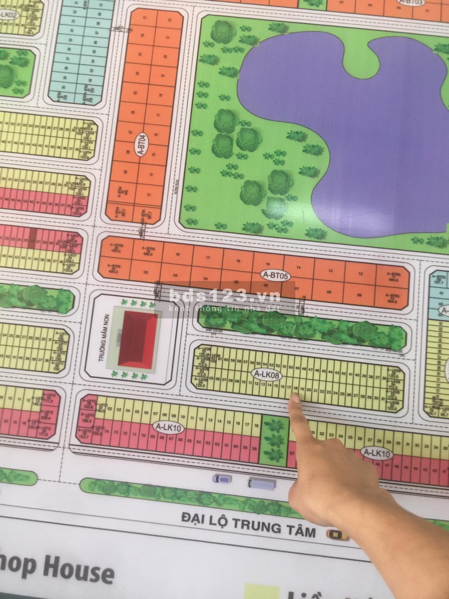 Bán lô A-LK08 đất đẹp trước mặt vườn hoa diện tích 100m2, liên hệ 0359859274
