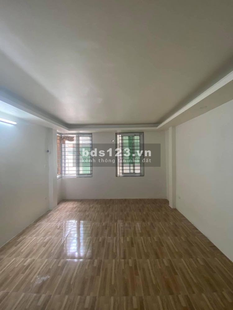 Bán nhà ngõ Quỳnh mới koong, dt 35m2, đúc 5 tầng, mt 3.2m, giá bán 3.45 tỷ
