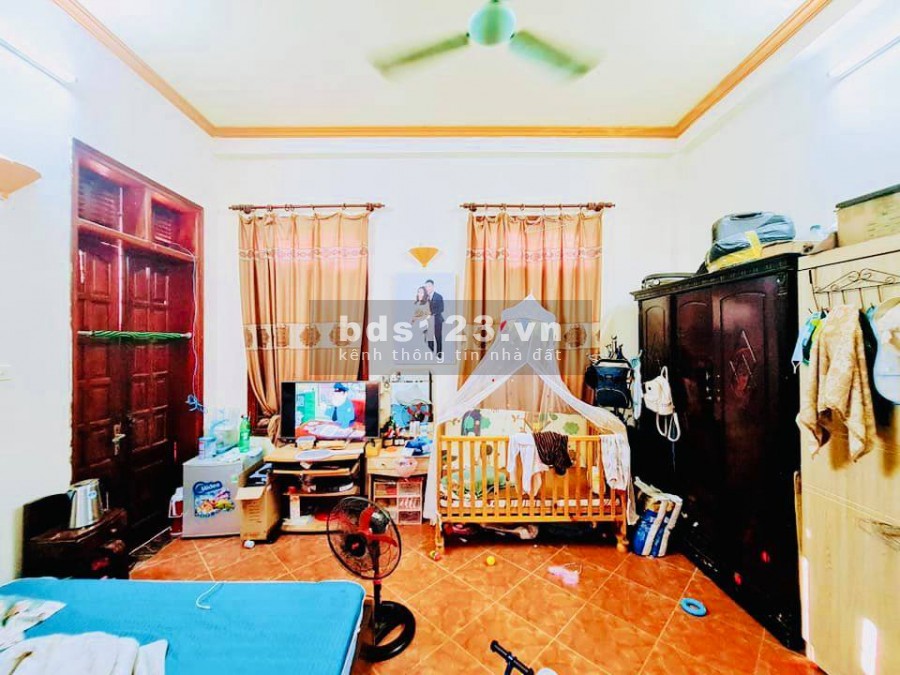 Bán nhà (lô góc) phố Lê Duẩn thông ra Hồ Ba Mẫu, dt 40m2 x 5Tầng, cách phố 20m, giá 3,699 tỷ