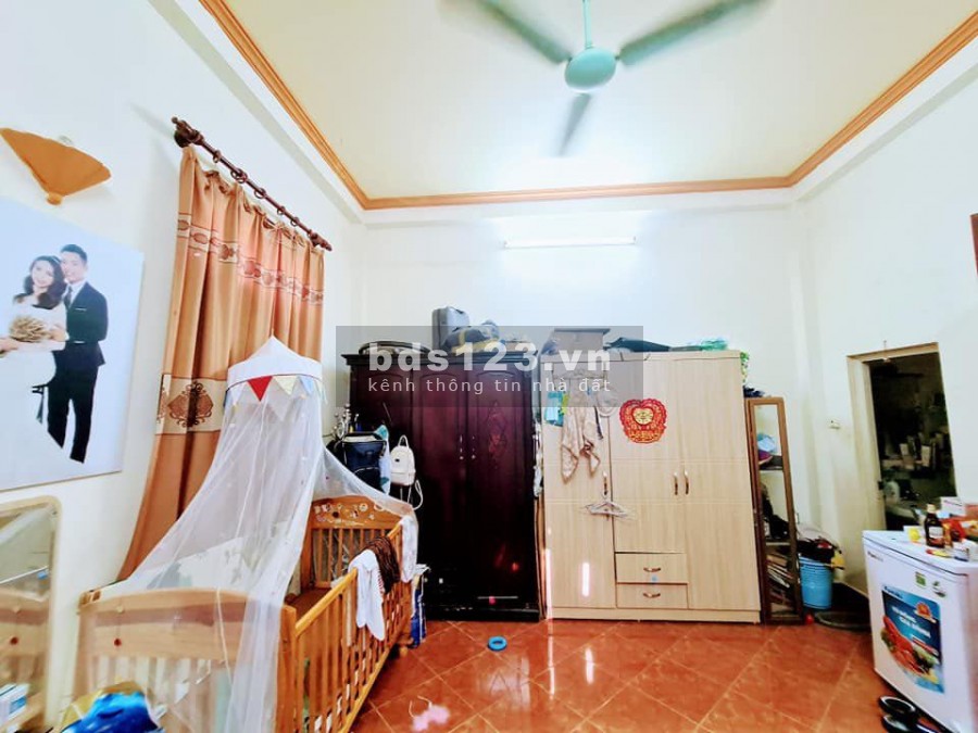 Bán nhà (lô góc) phố Lê Duẩn thông ra Hồ Ba Mẫu, dt 40m2 x 5Tầng, cách phố 20m, giá 3,699 tỷ