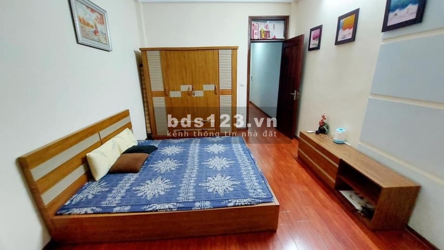Bán nhà (lô góc) phố Lê Duẩn thông ra Hồ Ba Mẫu, dt 40m2 x 5Tầng, cách phố 20m, giá 3,699 tỷ
