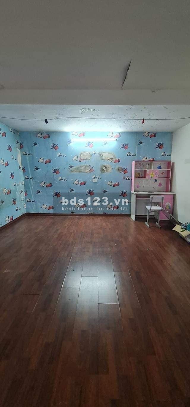 Nhà nguyên căn phố Nguyễn Văn Cừ dt 42m2 khu vực trung tâm đô thị giá chỉ 2,75 tỷ