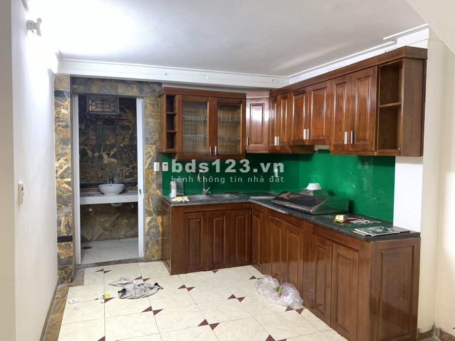 Bán nhà ở ngay, ô tô, dt 67m2, 3 tầng, giá bán 6.8 tỷ, phố Tây Sơn, Chùa Bộc, Đống Đa