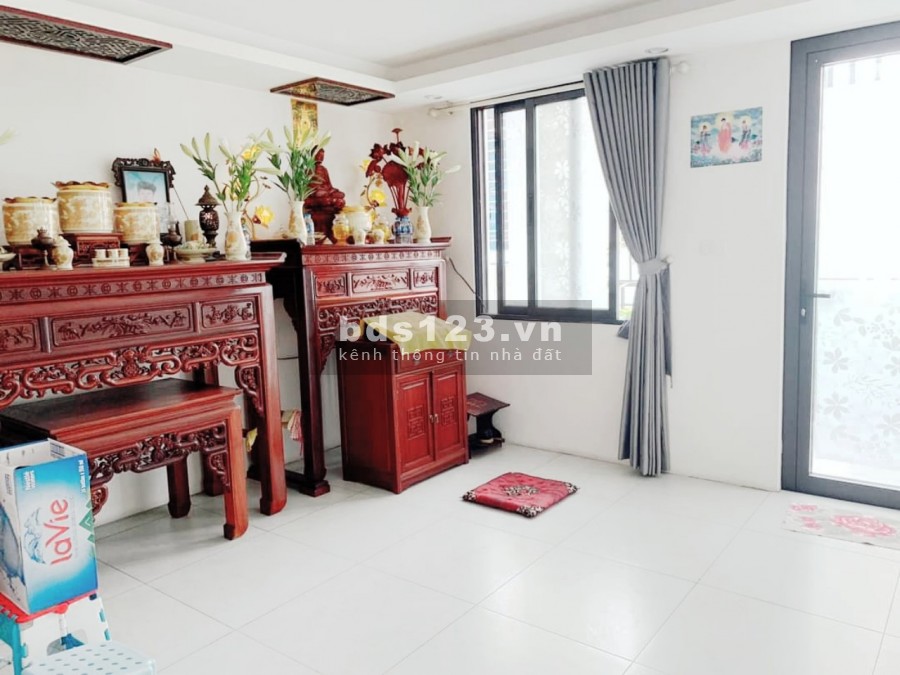 Chính chủ bán nhà riêng Cầu Giấy dt 53m2, mt 4,4m ngõ 3 gác tặng nội thất an sinh