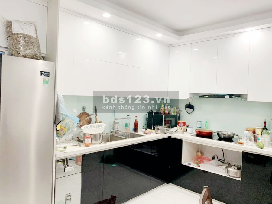 Chính chủ bán nhà riêng Cầu Giấy dt 53m2, mt 4,4m ngõ 3 gác tặng nội thất an sinh