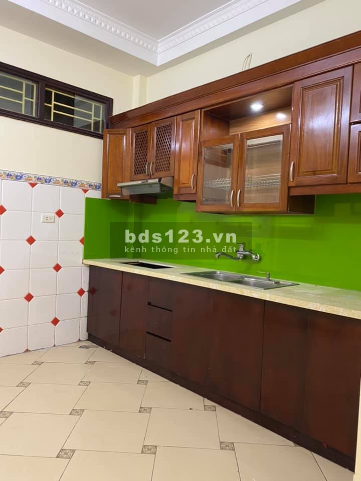 Bán nhà Hoàng Mai ở ngay, kinh doanh nhỏ dt 35m2, 4 tầng giá nhỉnh 3 tỷ, sổ đẹp