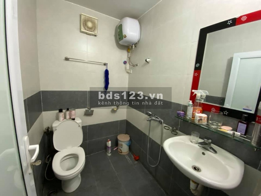 Bán gấp! Nhà Tôn Đức Thắng- Ngõ thông rộng, Ở ngay, diện tích 30m giá bán 2,7 tỷ