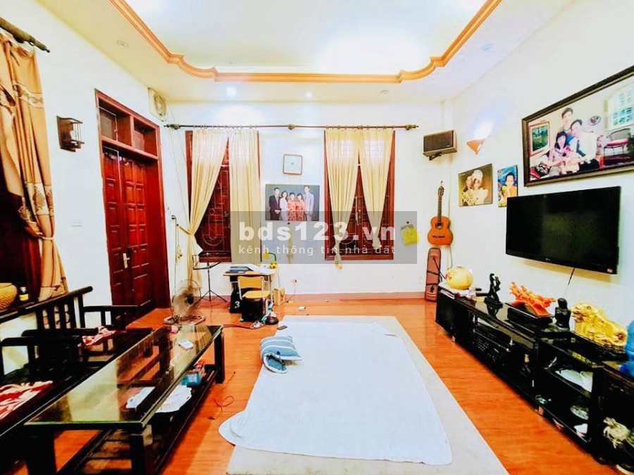 Bán nhà (lô góc) phố Lê Duẩn thông ra Hồ Ba Mẫu, dt 40m2 x 5Tầng, cách phố 20m, giá 3,699 tỷ