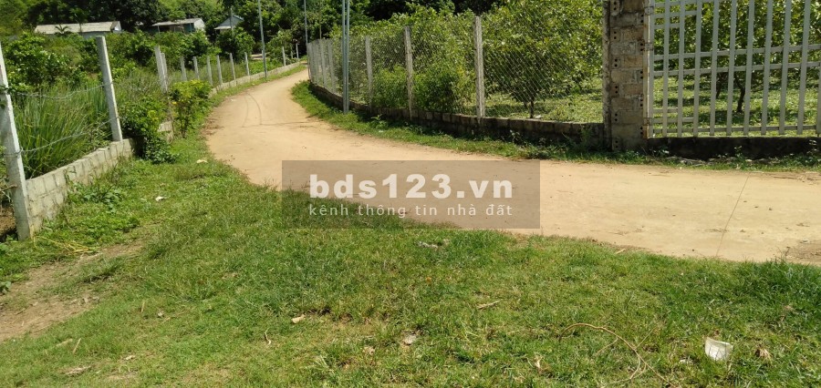 Lô đât đẹp 3 mặt tiền 1500m2 có 800m thổ cư Băc phong Cao Phong Hoà Bình