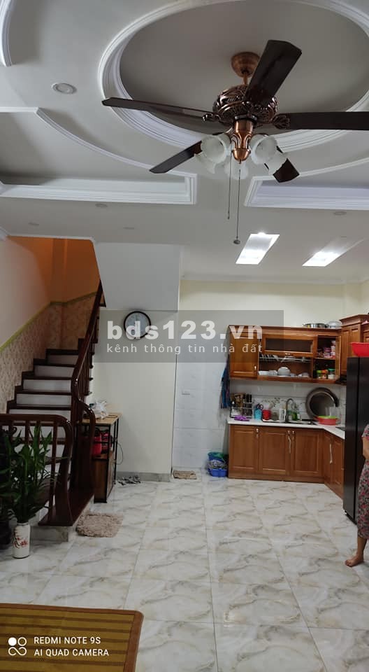 Nhà nguyên căn đẹp Cầu Giấy, phân lô ô tô đỗ cửa, dt 45m2, giá bán 6.9 tỷ