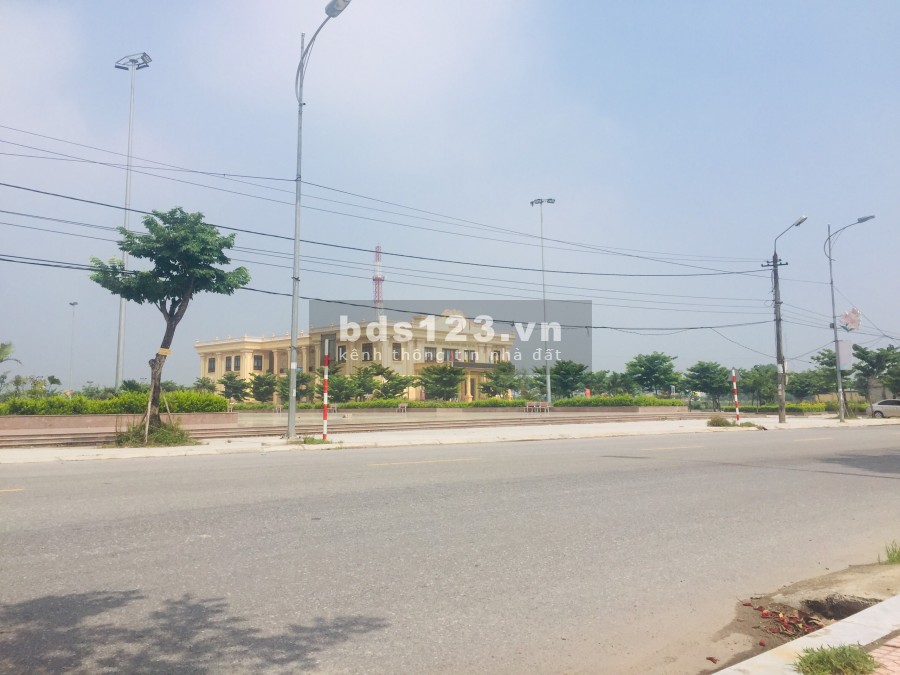 Em cần thanh khoản nhanh lô đất đẹp như hoa hậu. Hướng Đông mặt tiền 5,5m