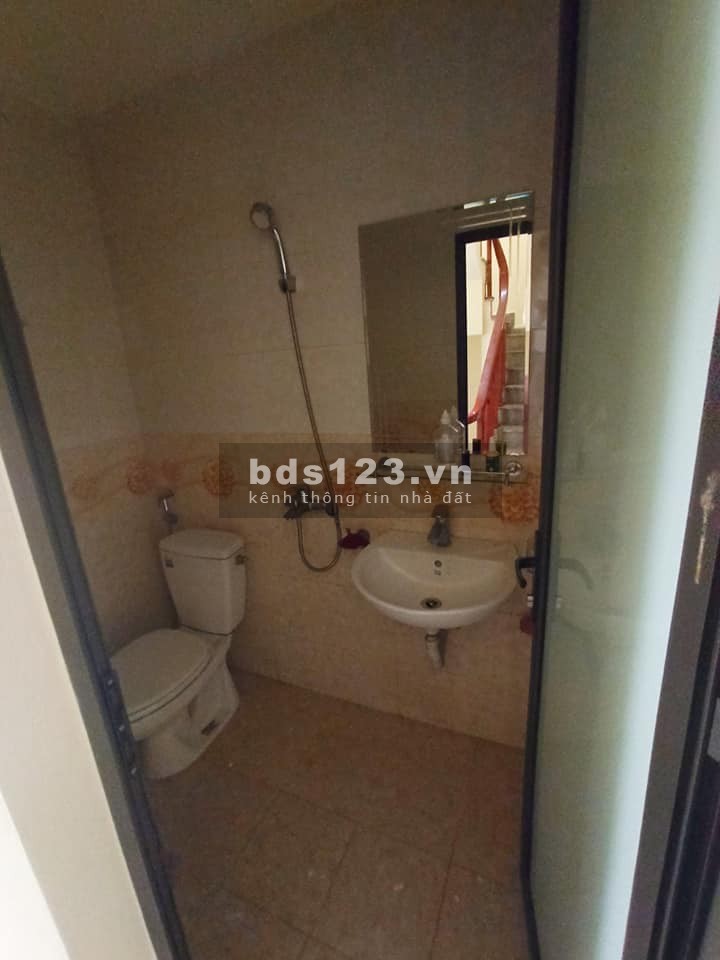 Nhà Lê Trọng Tấn, Lô Góc, DT 35m2, 3 tầng, Mặt Tiền 4.2m giá 2,15 tỷ (CTL)