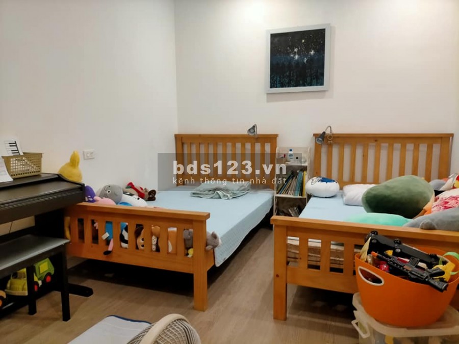 Lô Góc Trần Thái Tông dt 45m2, 4 tầng, mt 5.2 Tặng toàn bộ nội thất giá 4.6 tỷ